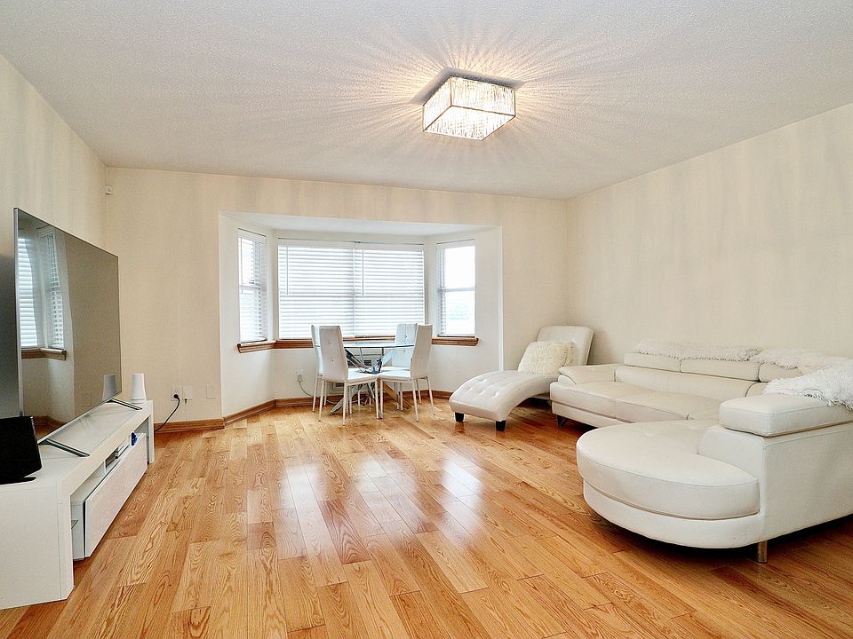 1st image of 5 Cove Ln APT 1A