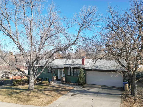 2710 Lynnwood Dr, Rapid City, SD 57701