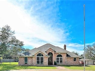 12 Branding Iron Dr, Morgans Pt Resort, TX 76513