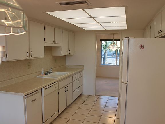 3rd image of 9424 W Brokenstone Dr