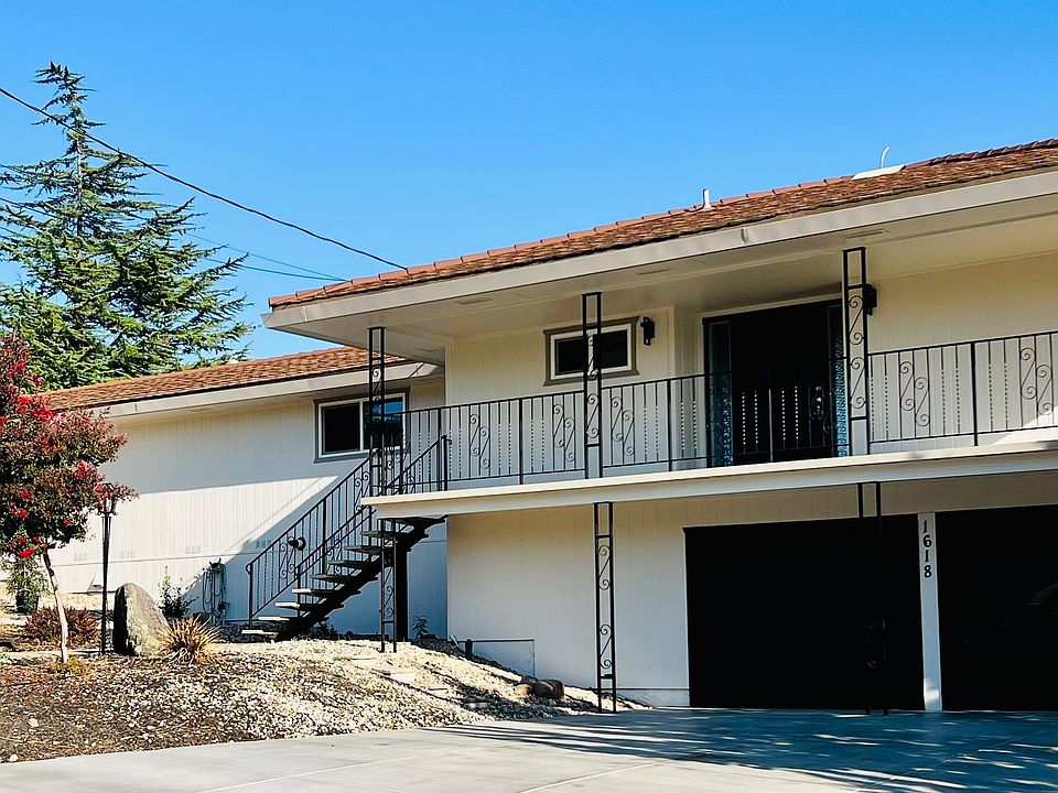 1st image of 1618 Country Club Dr