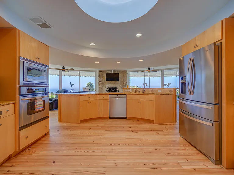 Round kitchen!