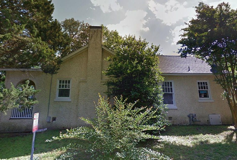 2nd image of 300 S Library St