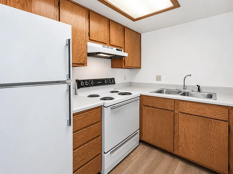 Willow Creek Apartments — Photo 21