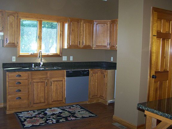 3rd image of 177 Columbia Dr