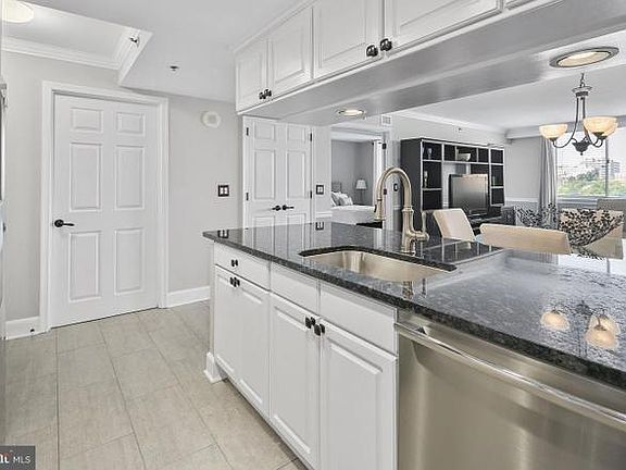 4th image of 1276 N Wayne St APT 724
