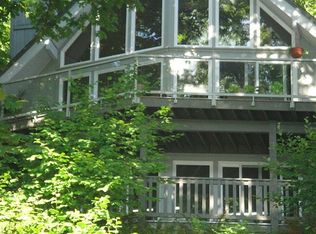 26905 Hake Rd SW, Vashon, WA 98070