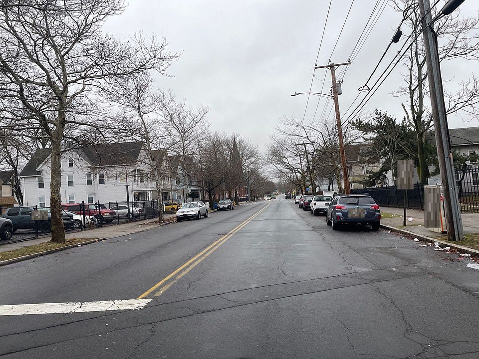 2nd image of 489 Ferry St