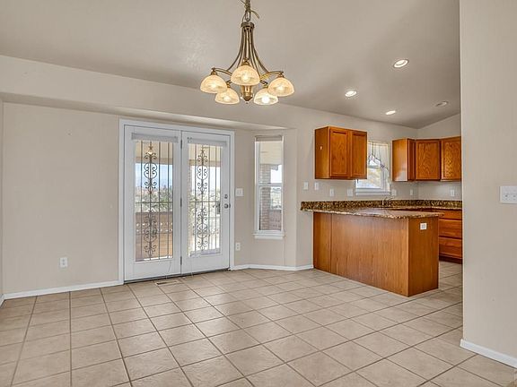 5th image of 829 S Rosa Linda Dr