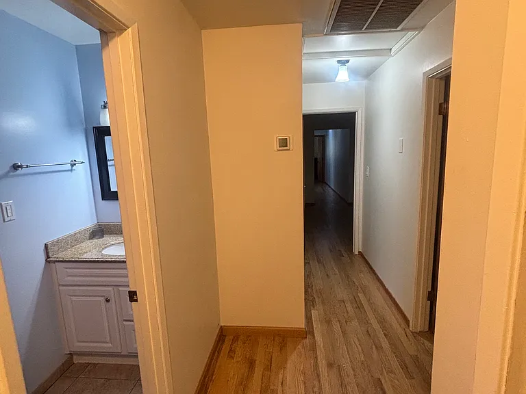 E Larkspur Ln — Photo 3