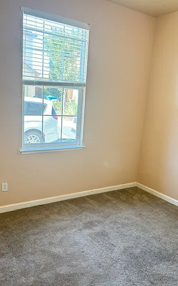 1561 Jainine St — Photo 10