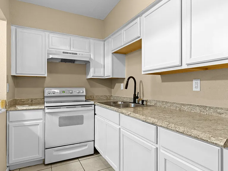 8923 N 40th St #5 — Photo 5
