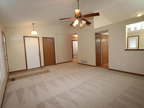 3rd image of 1436 Pinestone Dr