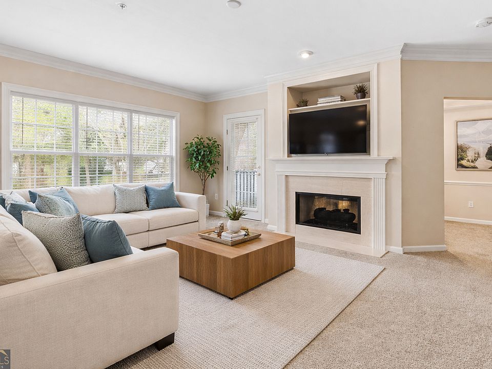 1st image of 3275 Lenox Rd NE APT 314