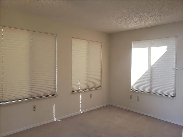 10911 SW 86th Ct — Photo 9