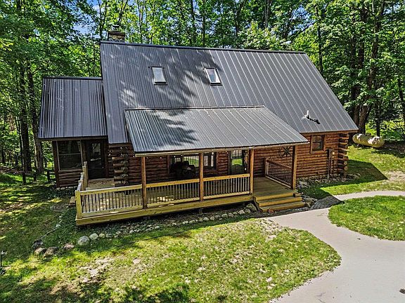 3rd image of 4882 White Birch Ln