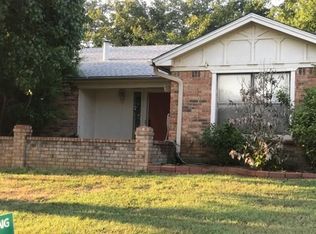 1016 Calloway Dr, Hurst, TX 76053