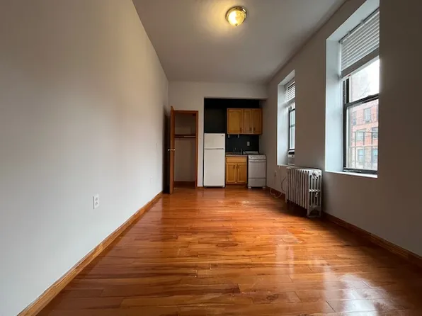 402 West 51st Street image 1 of 5