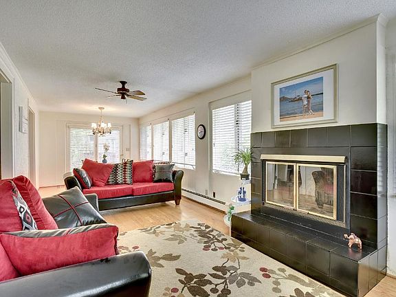 3rd image of 2441 W 22nd St