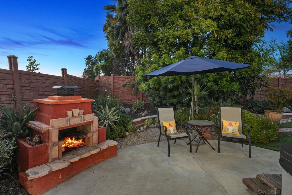 6433 La Paloma Street 2
