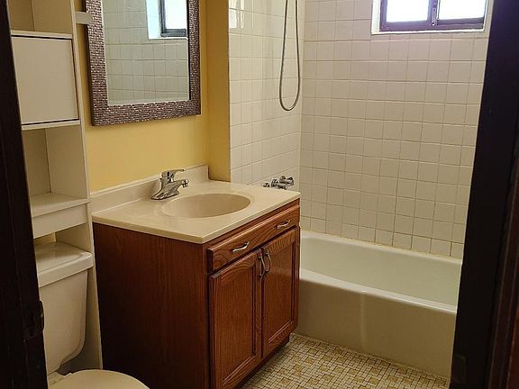 2nd image of 15722 Lake Dr APT 3BL
