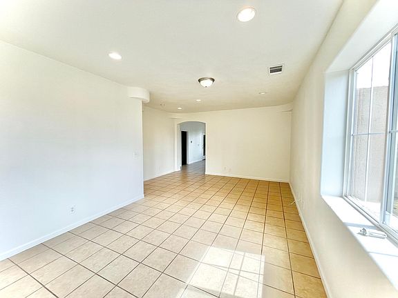 5th image of 993 Rosebrook Dr