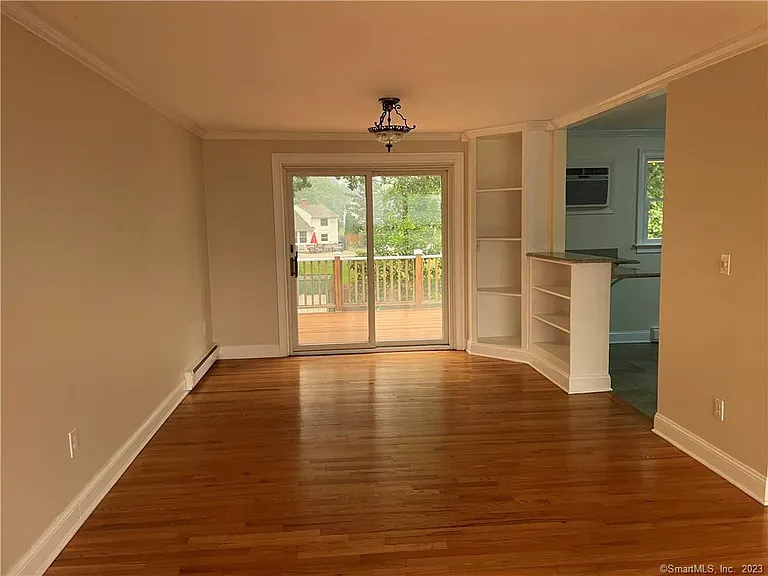98 Soundview Dr — Photo 14