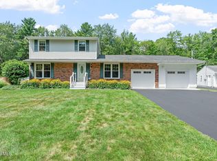 14 Linden Ct, Clifton Park, NY 12065