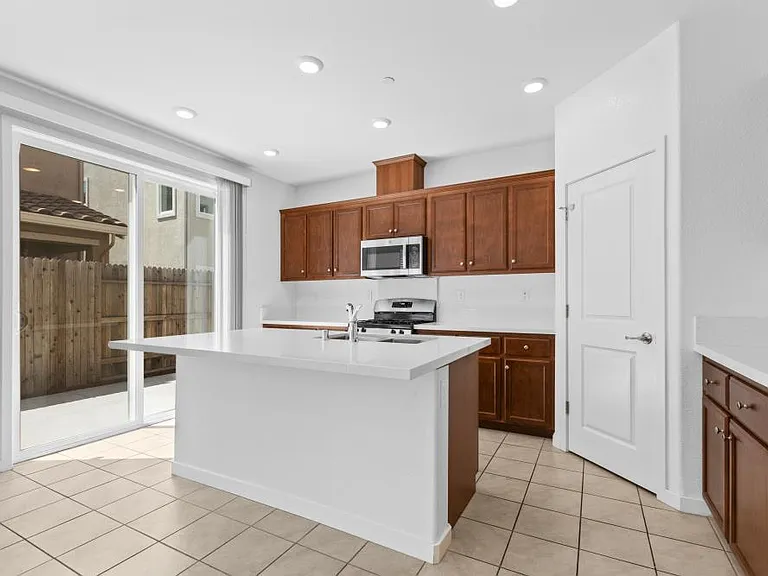 3707 Red Fir Ln — Photo 9