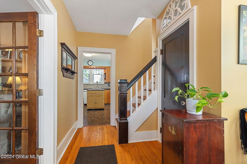 4th image of 23 Van Schoick Avenue