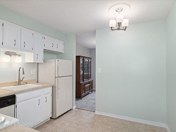 4th image of 4525 Blackhawk Ln APT 101