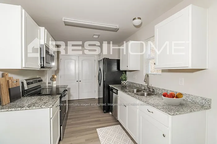 3 bed, 2.5 bath, 1599 sqft, $1,695 — Photo 2