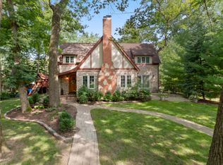 358 Waubun Dr, Fontana, WI 53125