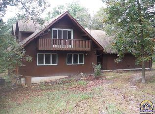 8315 Oak Crest Ln, Ozawkie, KS 66070