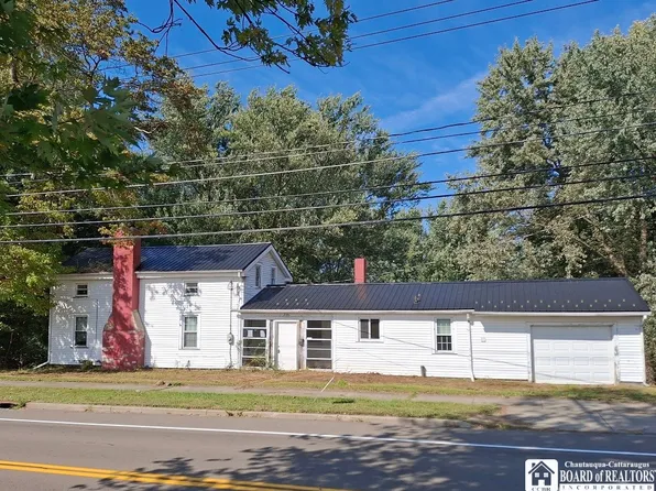 329 E Main St, Westfield, NY 14787
