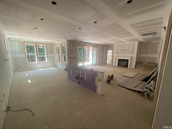 5th image of 221 W Amber Oak Dr