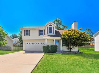 227 Maple Point Dr, Saint Charles, MO