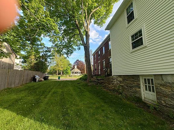 Entrance and side yard
