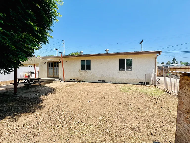 1203 Marline Ave — Photo 12