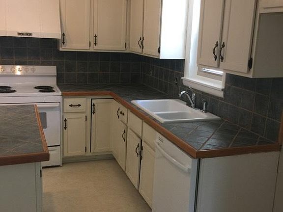 3rd image of 1813 S Kenmore Dr