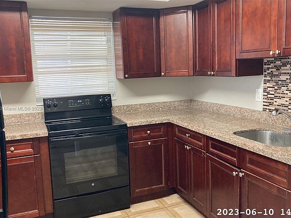 4th image of 407 W Ocean Ave