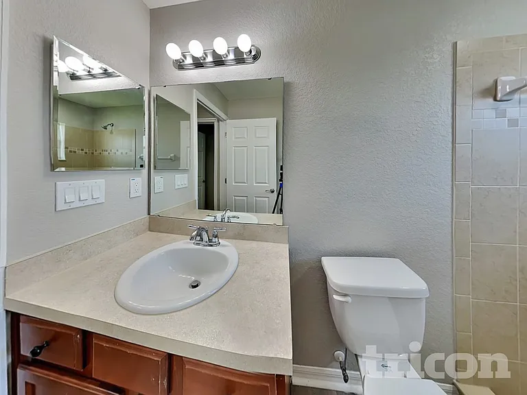 921 Kingfisher Dr — Photo 13