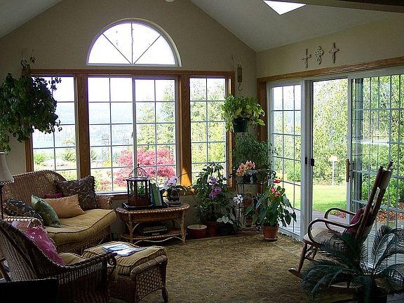 Sunroom off kitchen