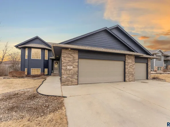 705 N Agate Ave, Brandon, SD 57005