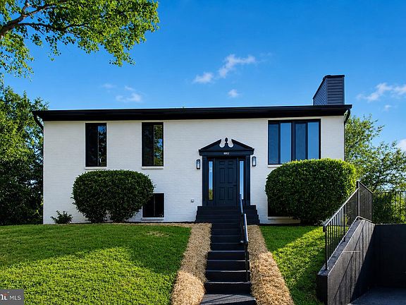 2nd image of 8802 Rosanne Ct