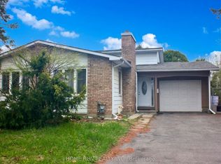 166 Withrow Ave, Ottawa, ON K2G 3N8