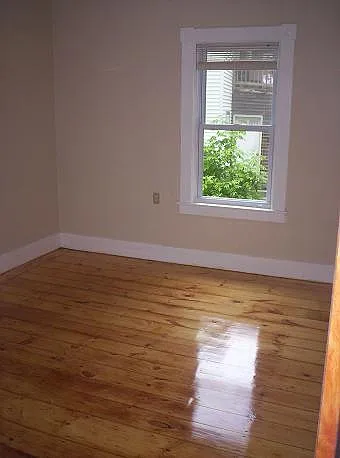 1085 Middlesex St — Photo 2