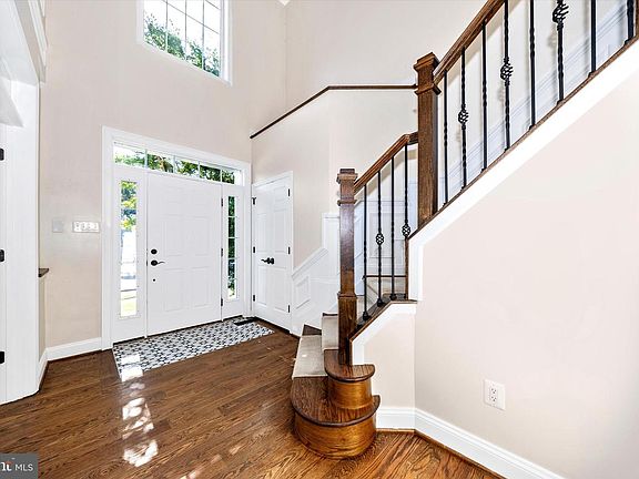 2nd image of 803 Apache Ct