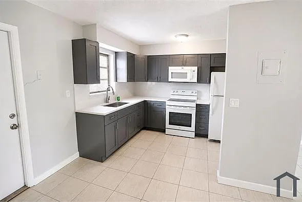 2 bed, $2,100 — Photo 2
