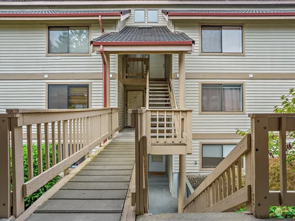 17419 119th Lane SE #E13, Renton, WA 98058